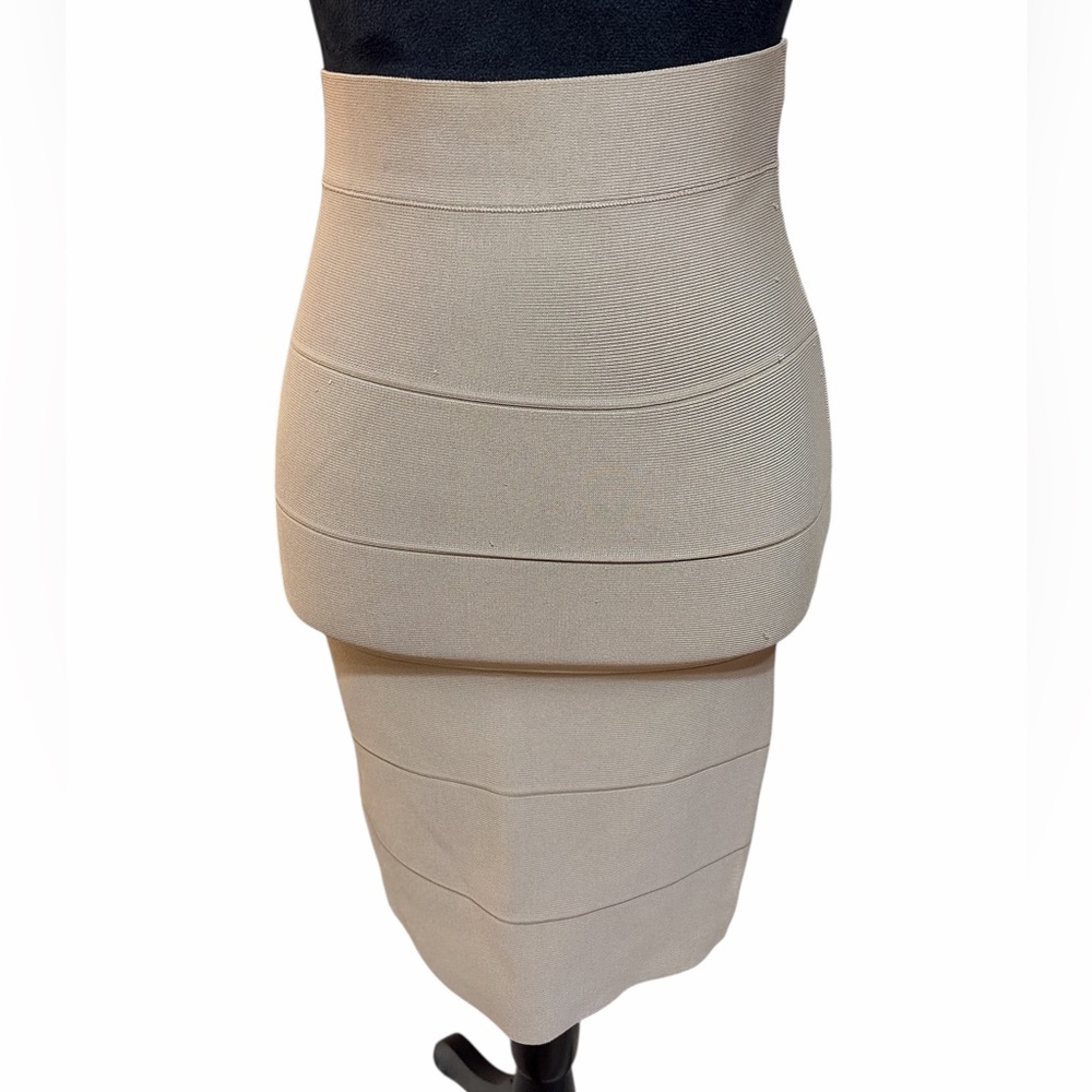 BCBGMAXAZRIA Simone Pull-On Bandage Skirt,small - Picture 3 of 11